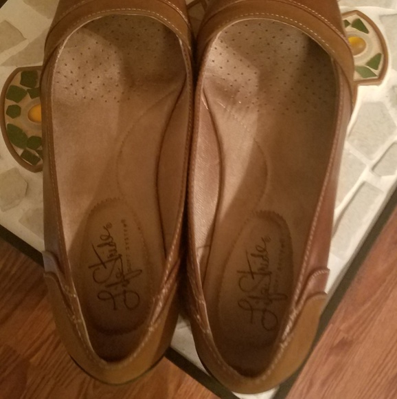 Shoes - Picture 2 of 5